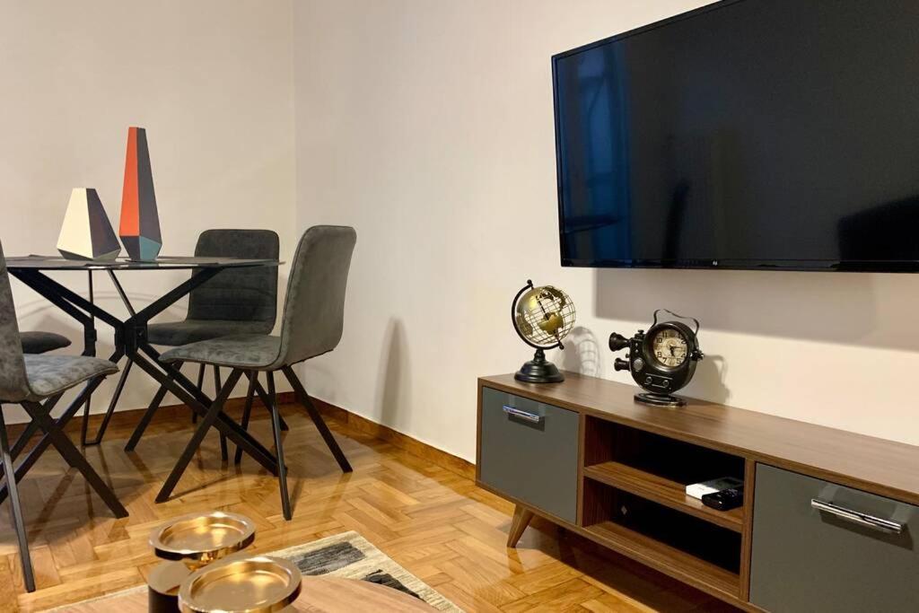 Kallimarmaro 2-Bedroom Apartment Атина Екстериор снимка